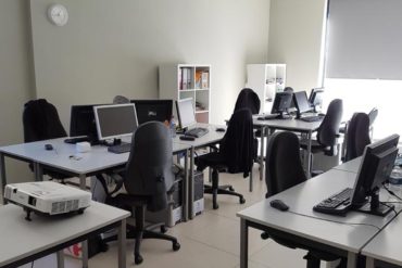 Une salle toute équipée ! Un ordinateur par apprenant chez Cap Formation, votre organisme de formation professionnelle continue à Carpentras !